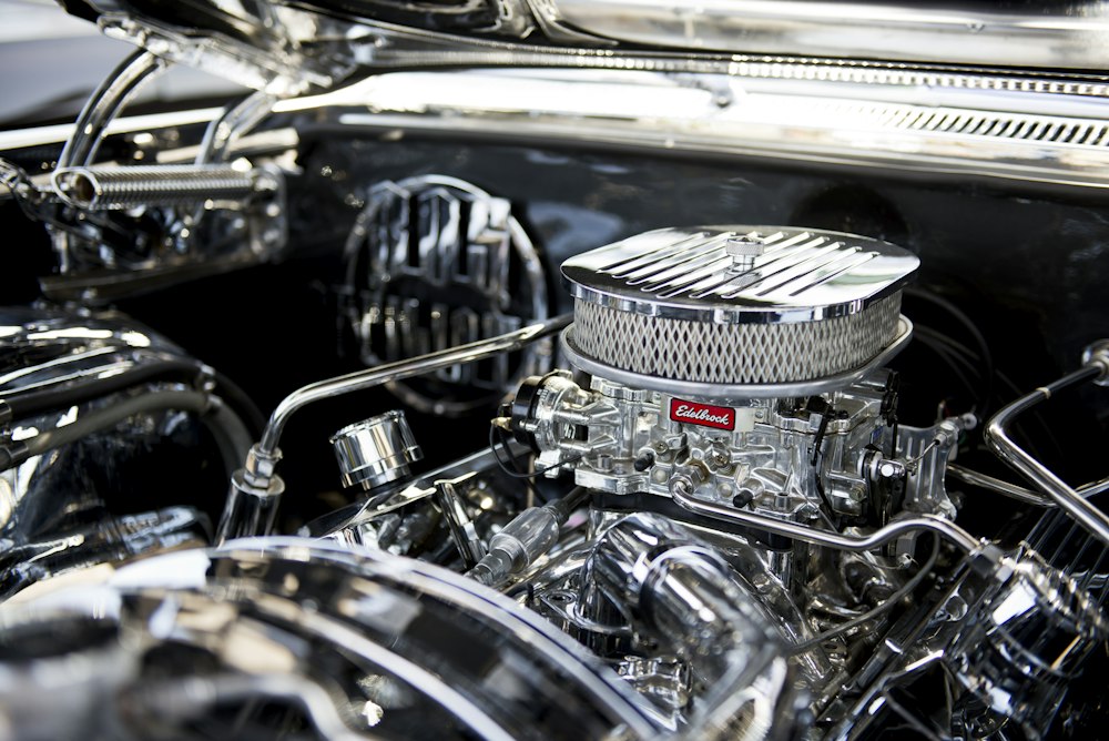 Motor con bujías y bobinas a la vista